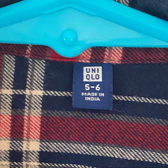 UNIQLO Boys Button Down Plaid Flannel Shirt Navy Red White sz 5-6 - Picture 2 of 4
